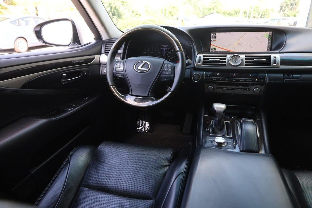 Used 2016 Lexus LS 460 AWD w/ Comfort Package image 25
