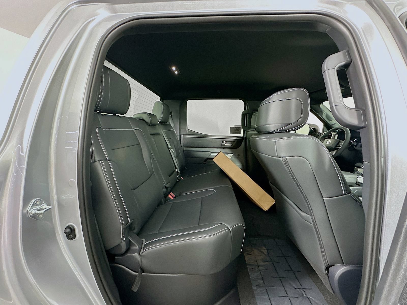 New 2026 Toyota Tundra SR5 w/ SR5 Premium Package AWD/4WD image 27