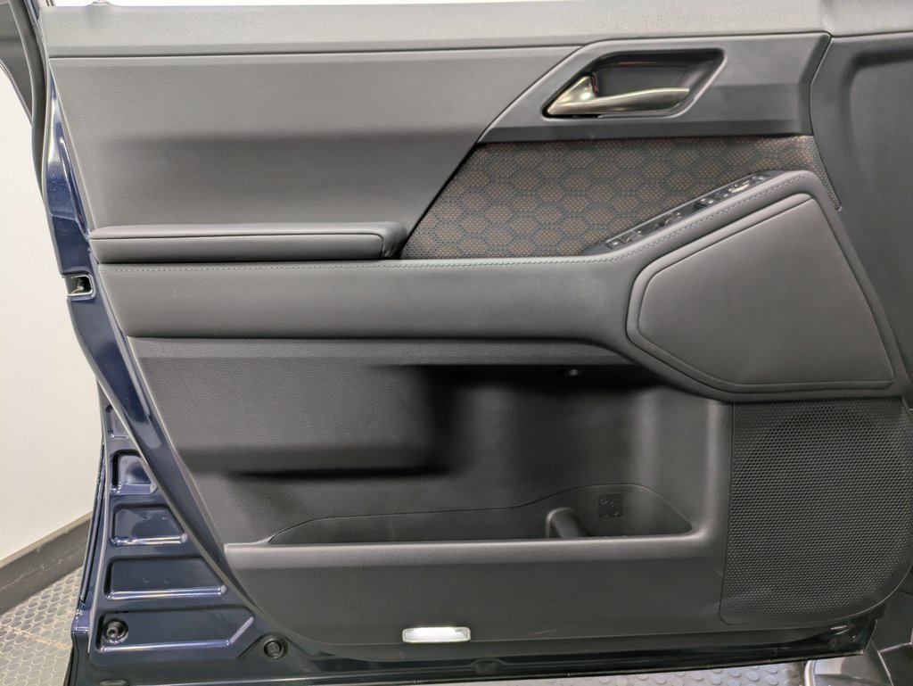 Used 2024 Lexus GX 550 image 8