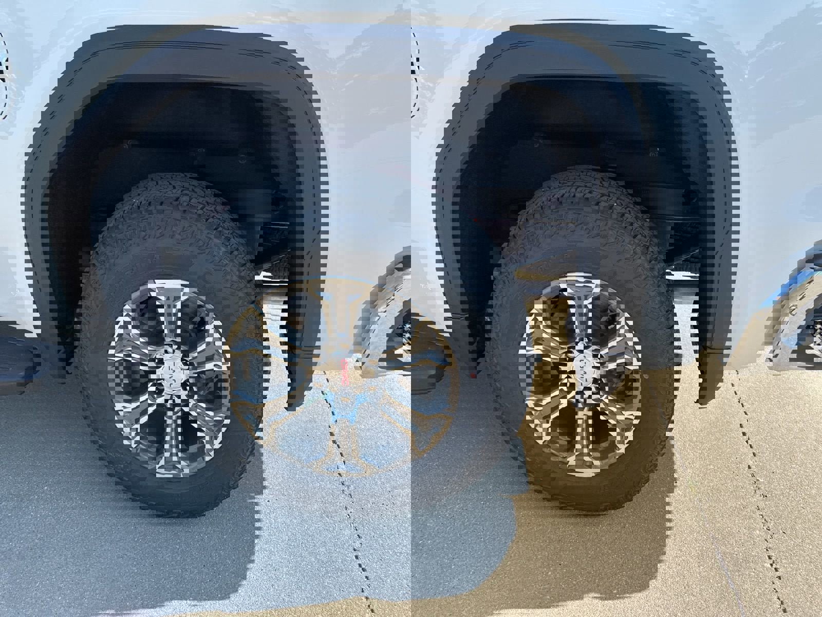 New 2026 GMC Sierra 1500 SLE w/ X31 Off-Road Package image 15