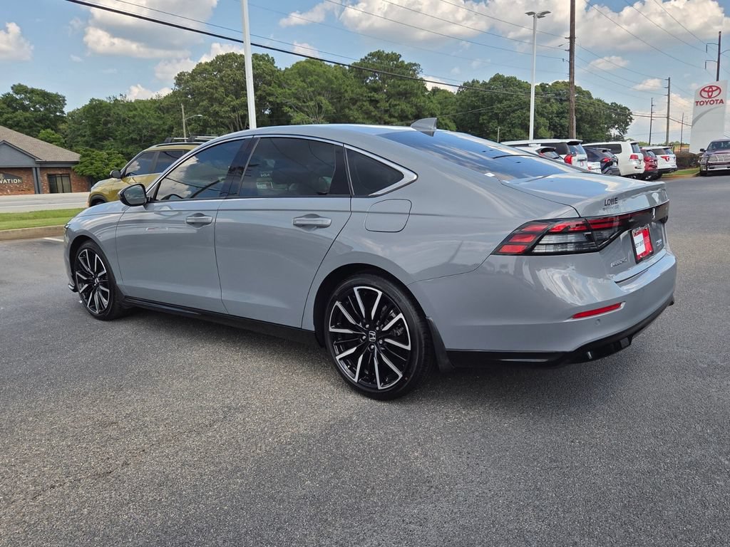 Used 2024 Honda Accord Touring image 10