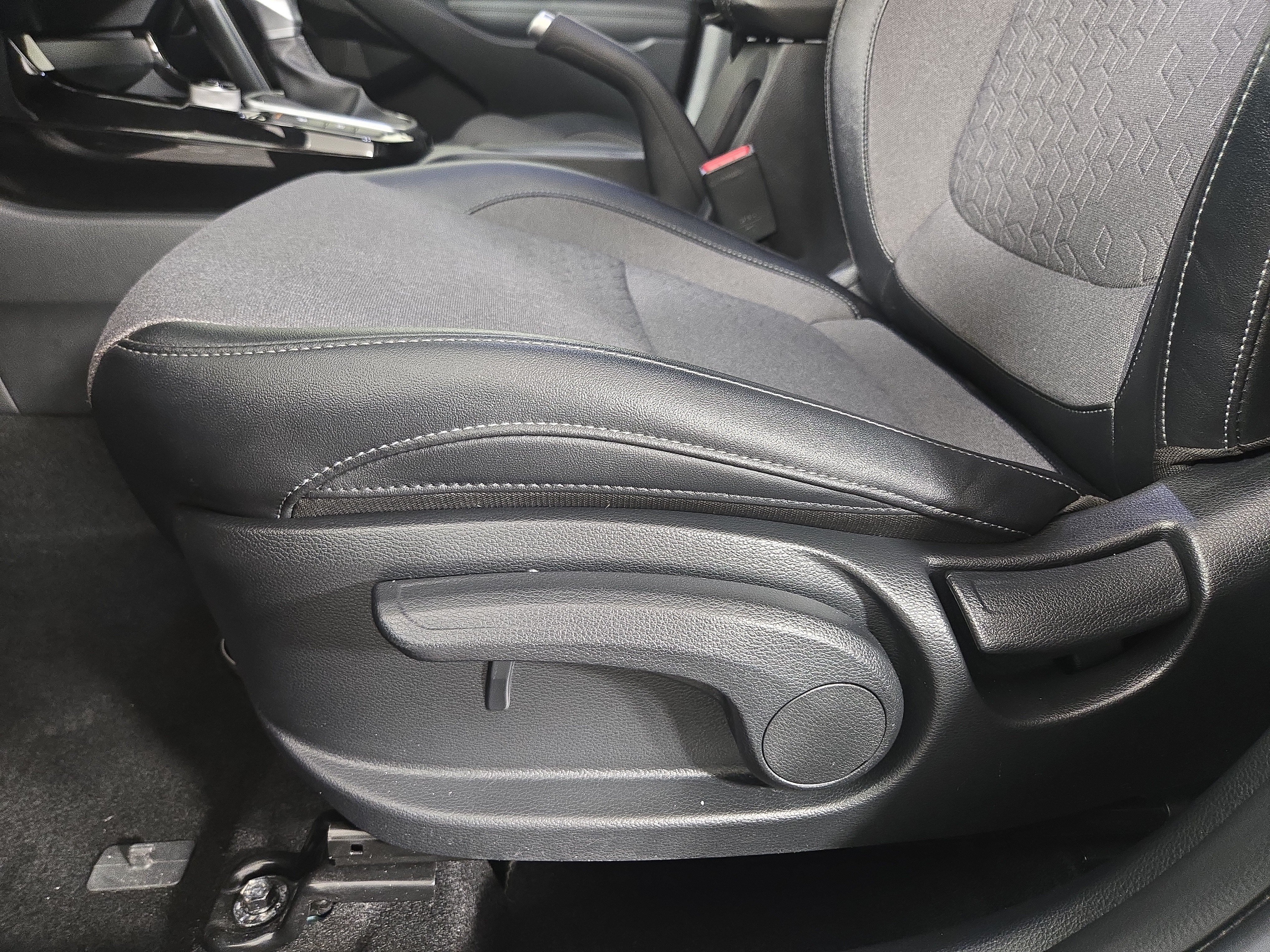Used 2025 Kia Seltos S AWD/4WD image 31