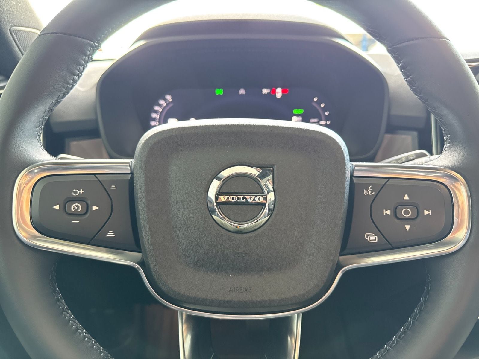 Certified 2023 Volvo XC40 Recharge Ultimate AWD/4WD image 27