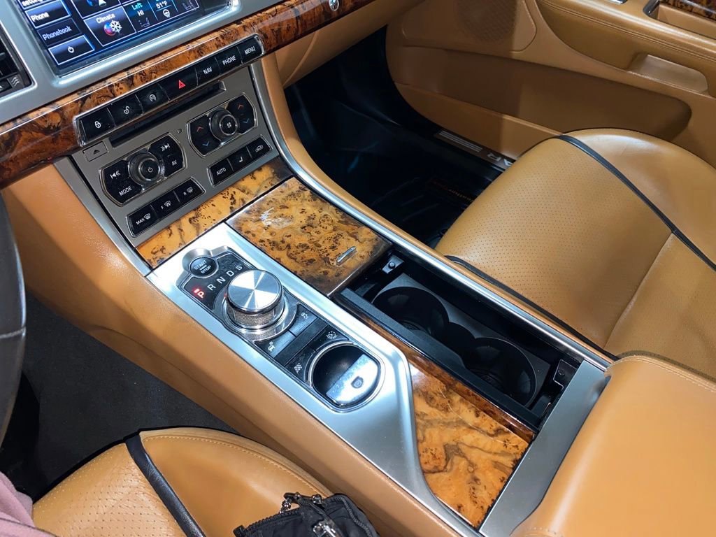 Used 2015 Jaguar XF Sport image 21