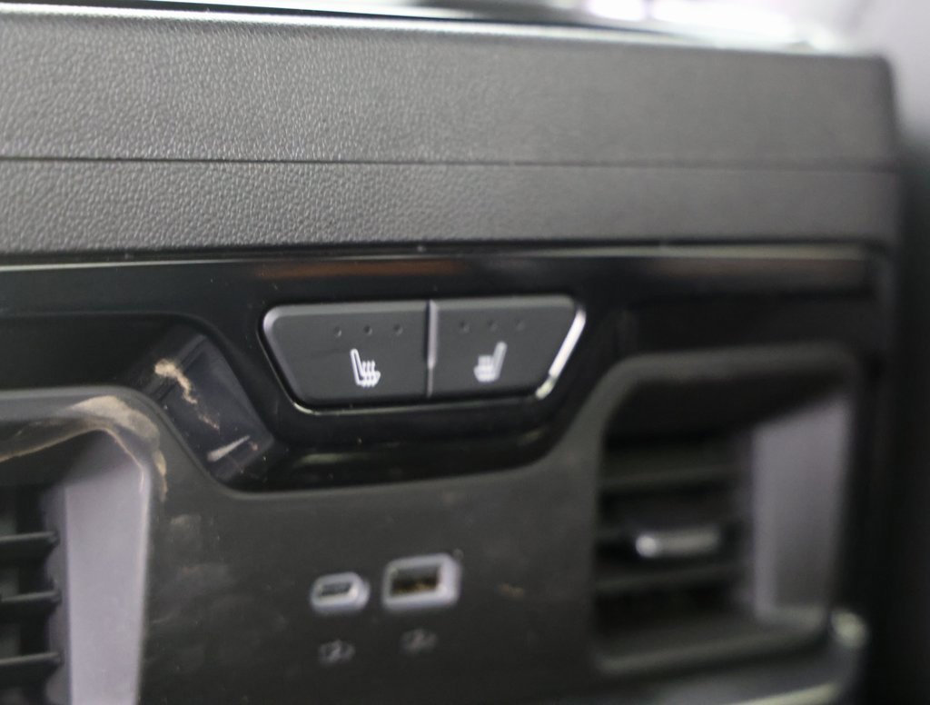 Certified 2024 GMC Sierra 1500 AT4 w/ Technology Package image 11