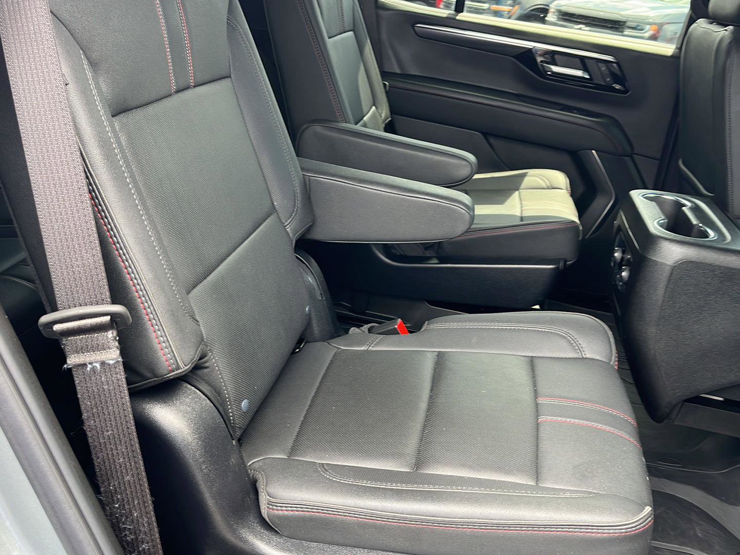 Used 2025 Chevrolet Tahoe RST w/ RST Performance Edition AWD/4WD image 27