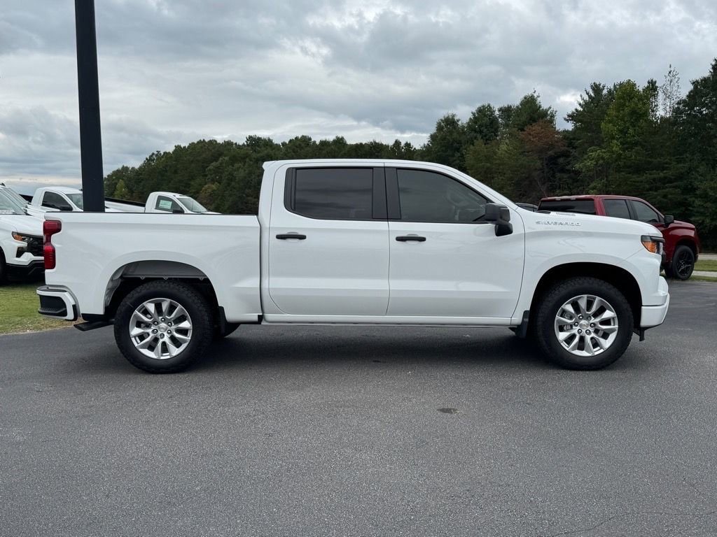Used 2026 Chevrolet Silverado 1500 Custom image 2