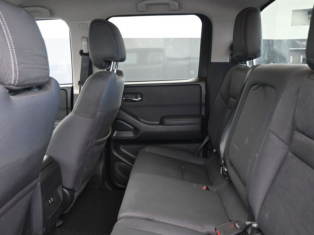Used 2022 Nissan Frontier SV image 18