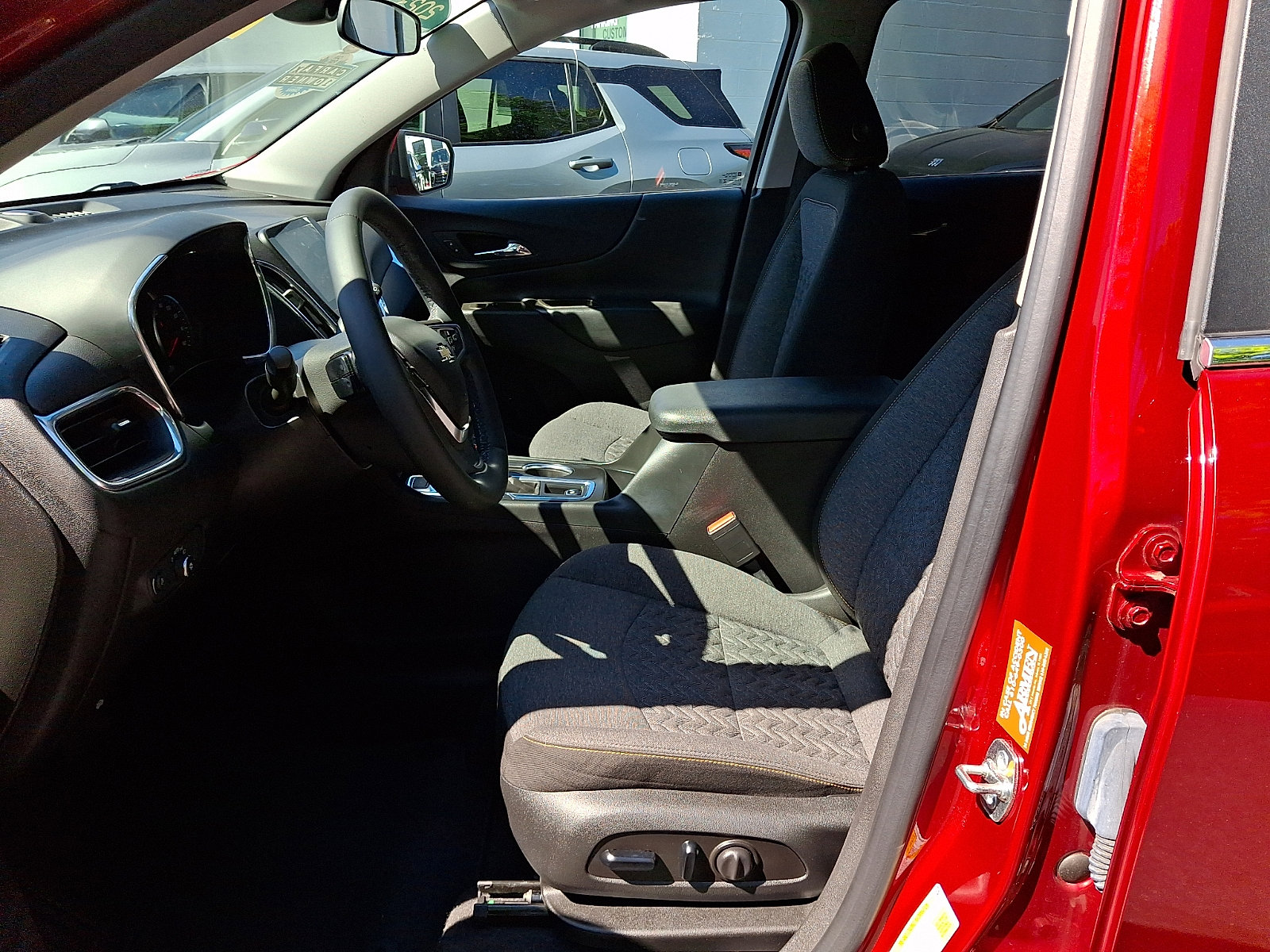 Used 2023 Chevrolet Equinox LT AWD/4WD image 16