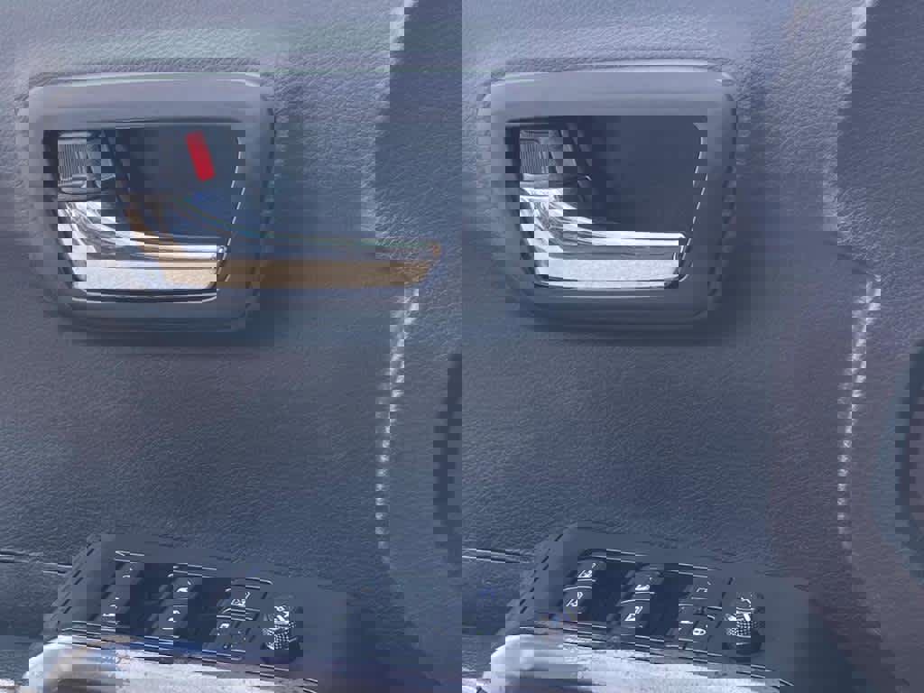 Used 2020 Toyota Tacoma TRD Sport w/ Technology Package image 22