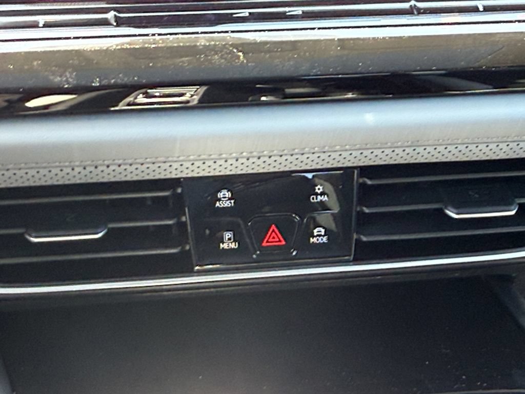 New 2026 Volkswagen Atlas Peak Edition AWD/4WD image 18