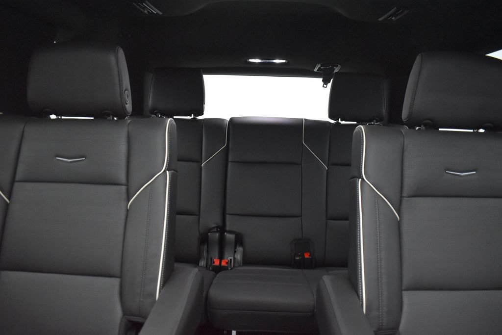 Certified 2024 Cadillac Escalade Premium Luxury w/ Performance Package AWD/4WD image 32