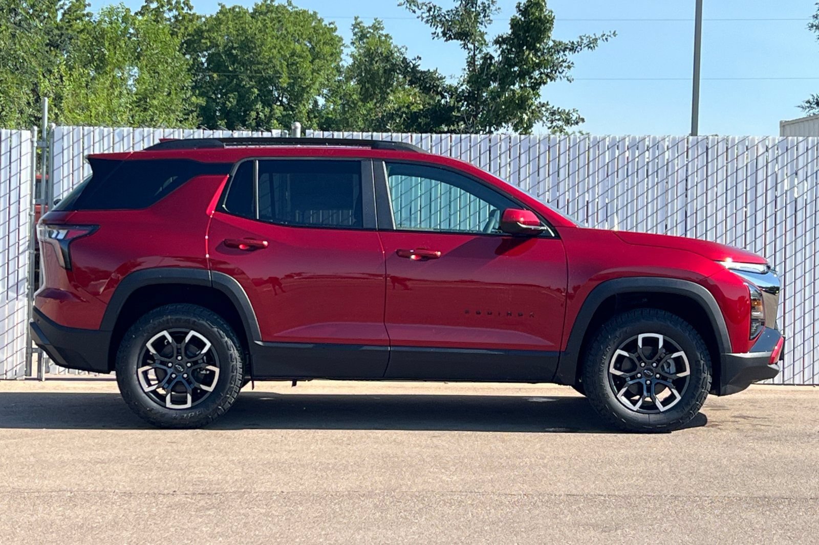 New 2026 Chevrolet Equinox ACTIV AWD/4WD image 3