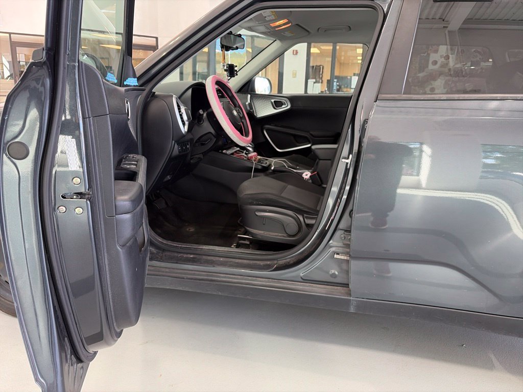 Used 2020 Kia Soul LX FWD image 19