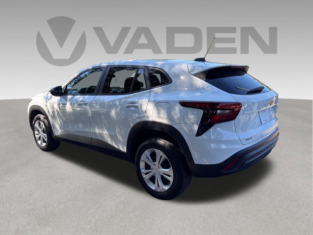 Used 2024 Chevrolet Trax LS FWD image 18