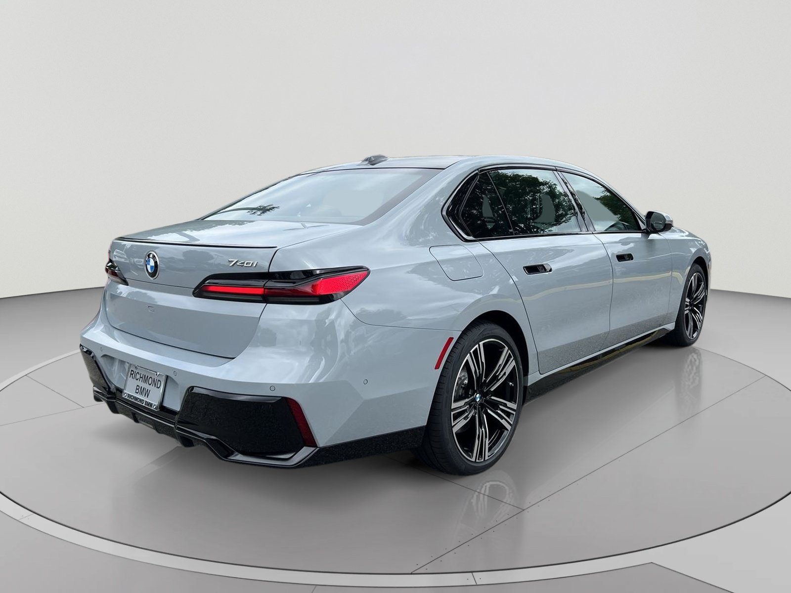 New 2025 BMW 740i xDrive w/ Executive Package AWD/4WD image 5