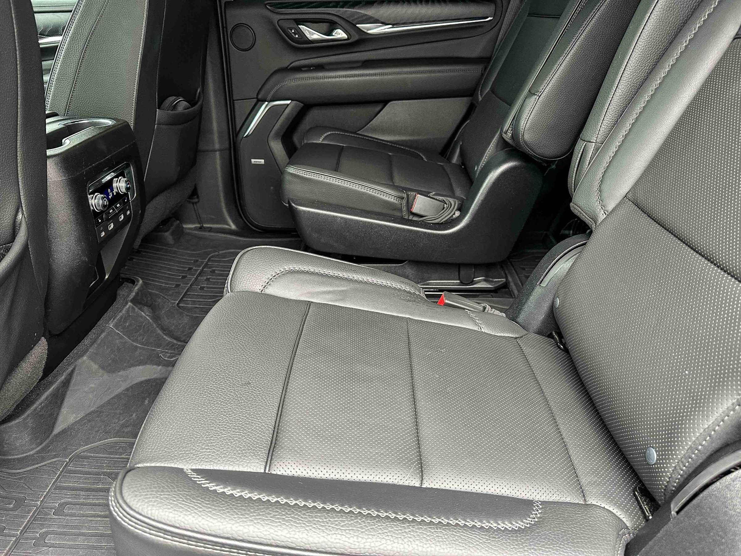 Used 2023 GMC Yukon Denali AWD/4WD image 19