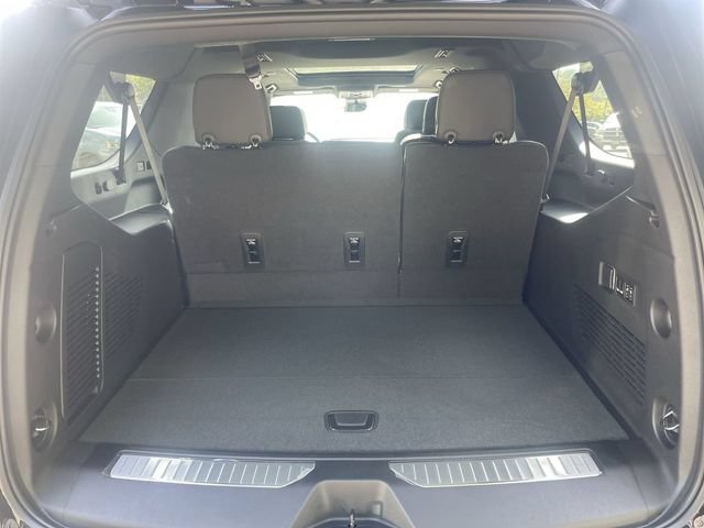 New 2026 Chevrolet Suburban High Country w/ Sun And Tow Package AWD/4WD image 25