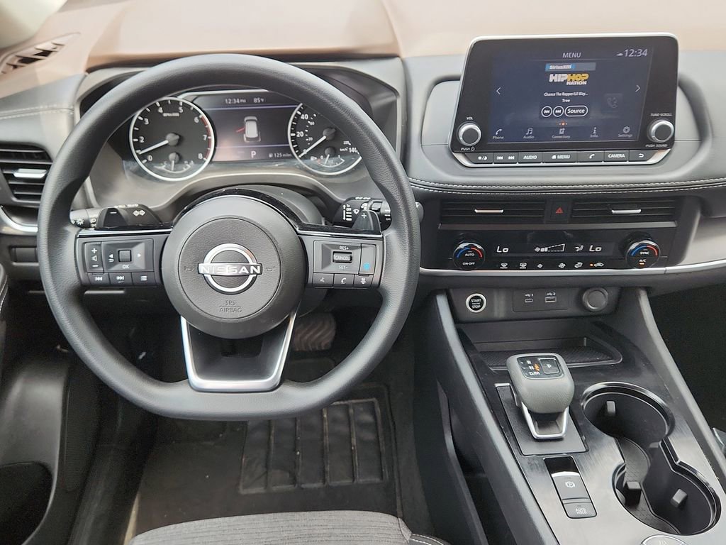 Used 2023 Nissan Rogue SV image 10