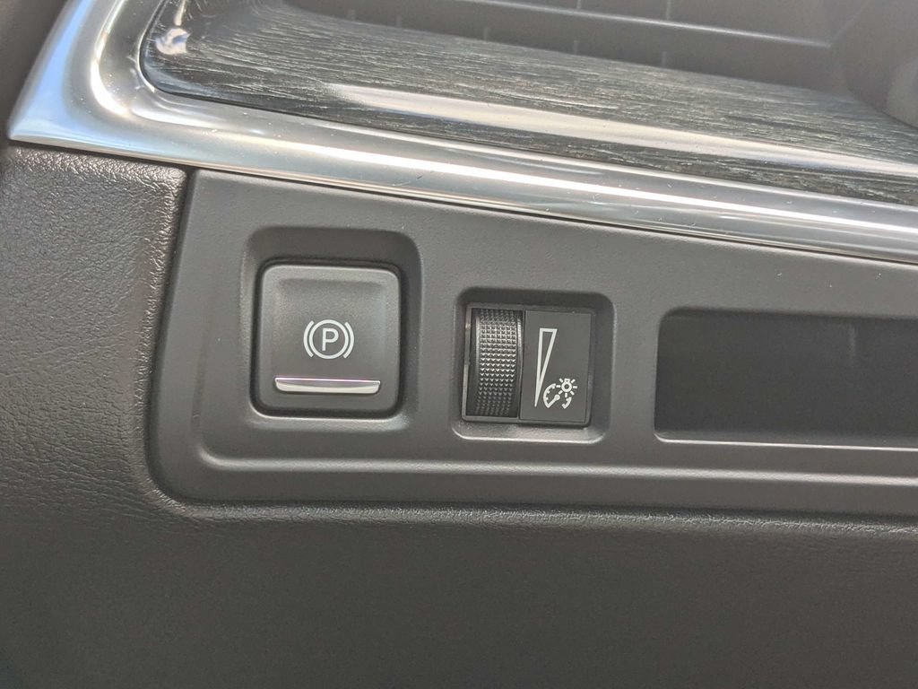 Used 2020 Cadillac XT5 Premium Luxury FWD image 30