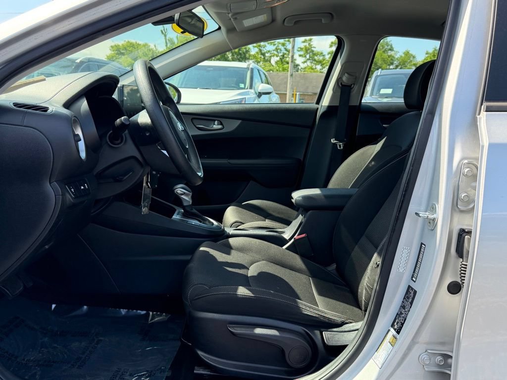 Used 2021 Kia Forte LXS FWD image 12