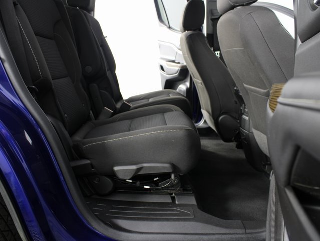 Used 2023 GMC Acadia SLE w/ Driver Convenience Package image 21