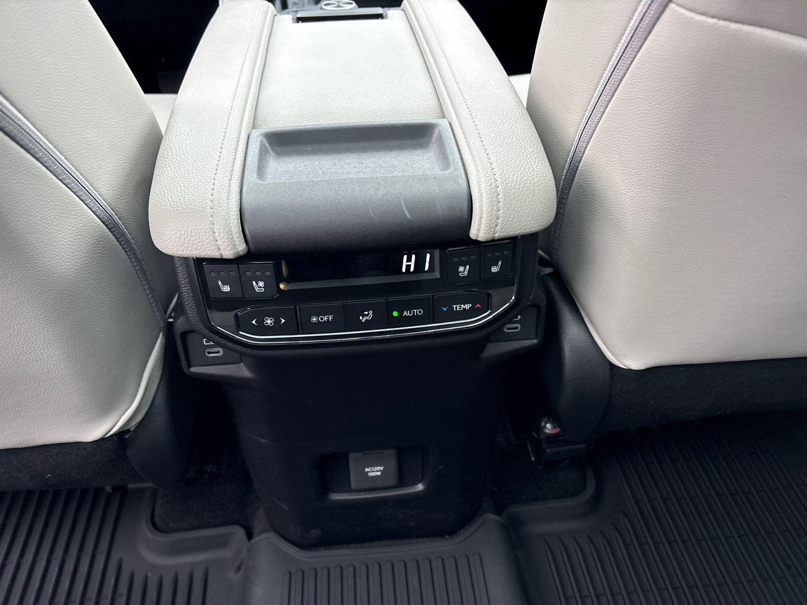 Used 2026 Toyota Grand Highlander AWD image 32