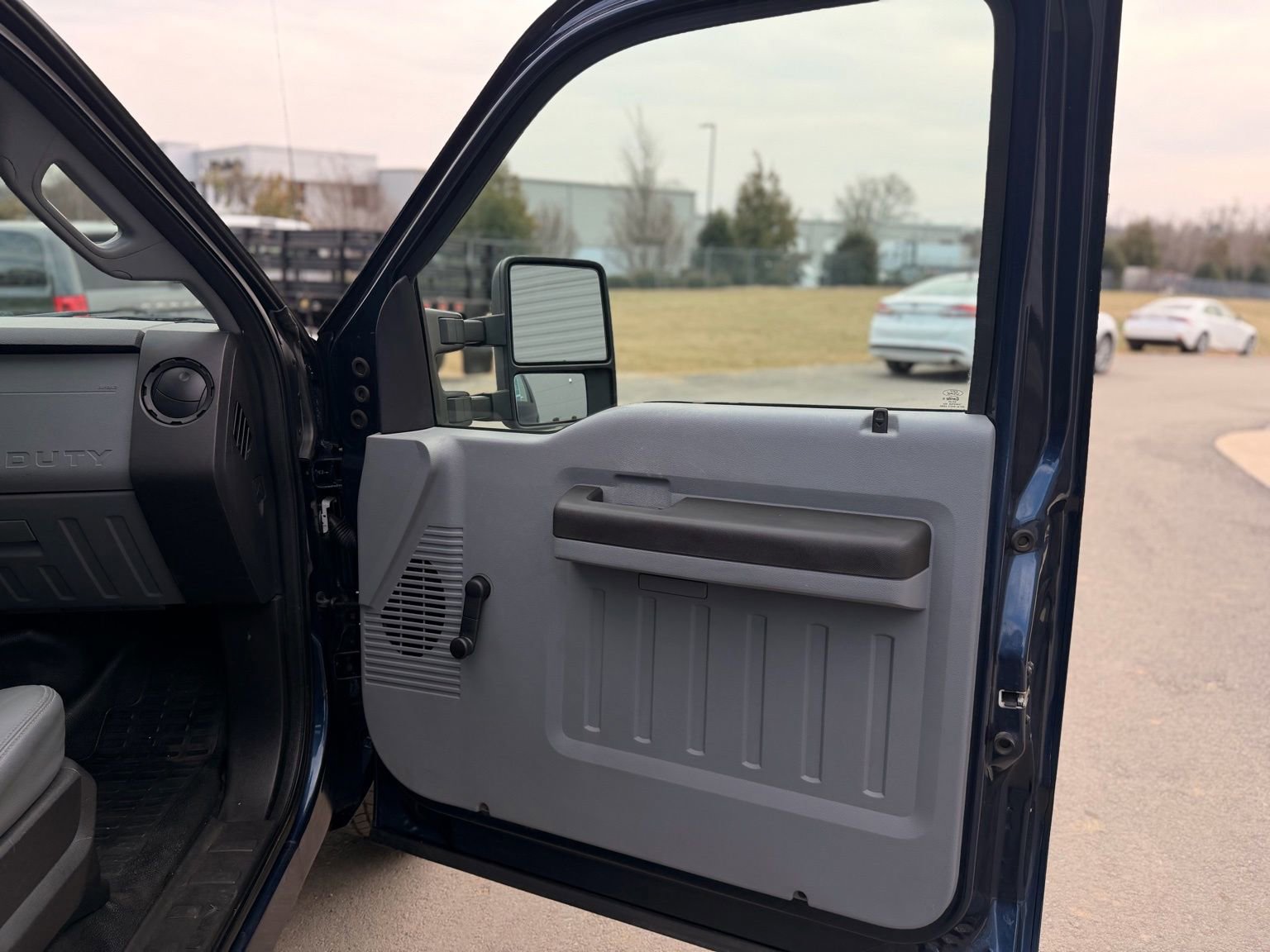 Used 2015 Ford F350 XL w/ Trailer Tow Package image 22