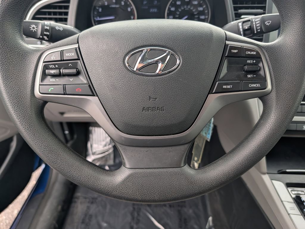 Used 2017 Hyundai Elantra SE image 25