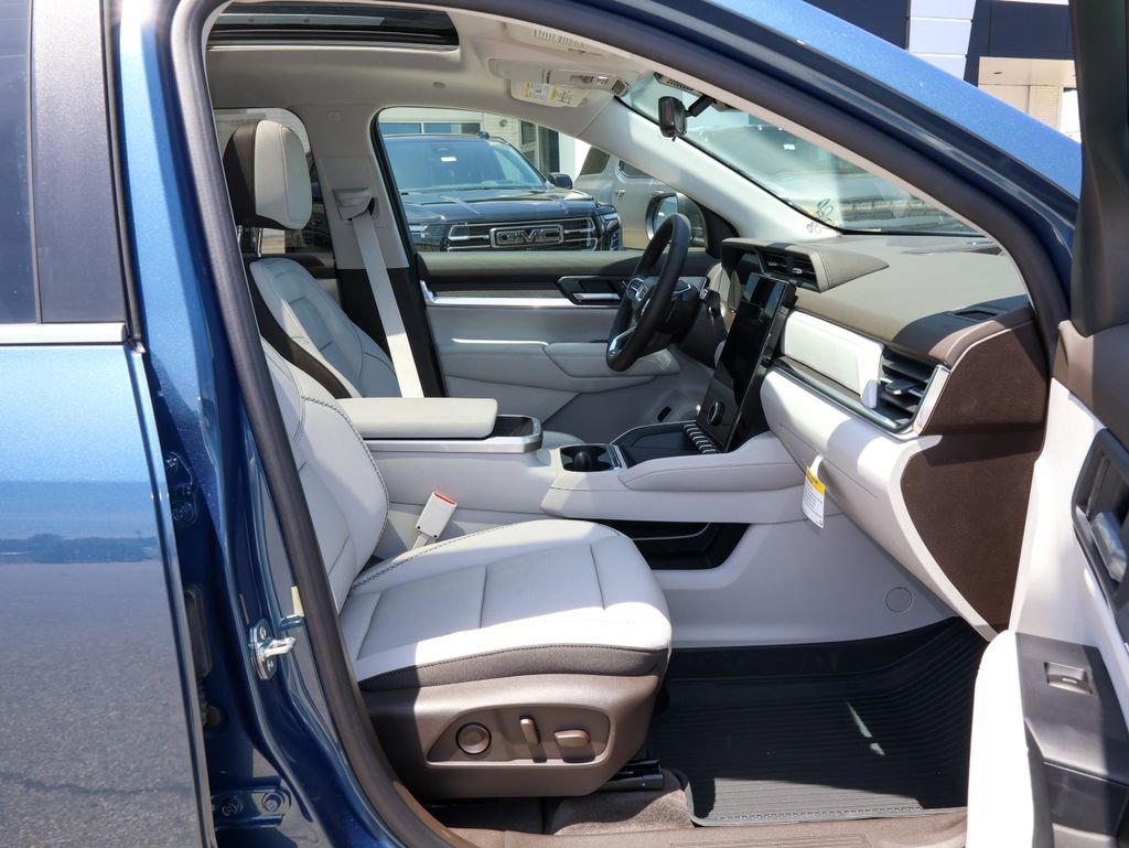 New 2026 GMC Terrain Denali w/ LPO, Floor Liner Package AWD/4WD image 35