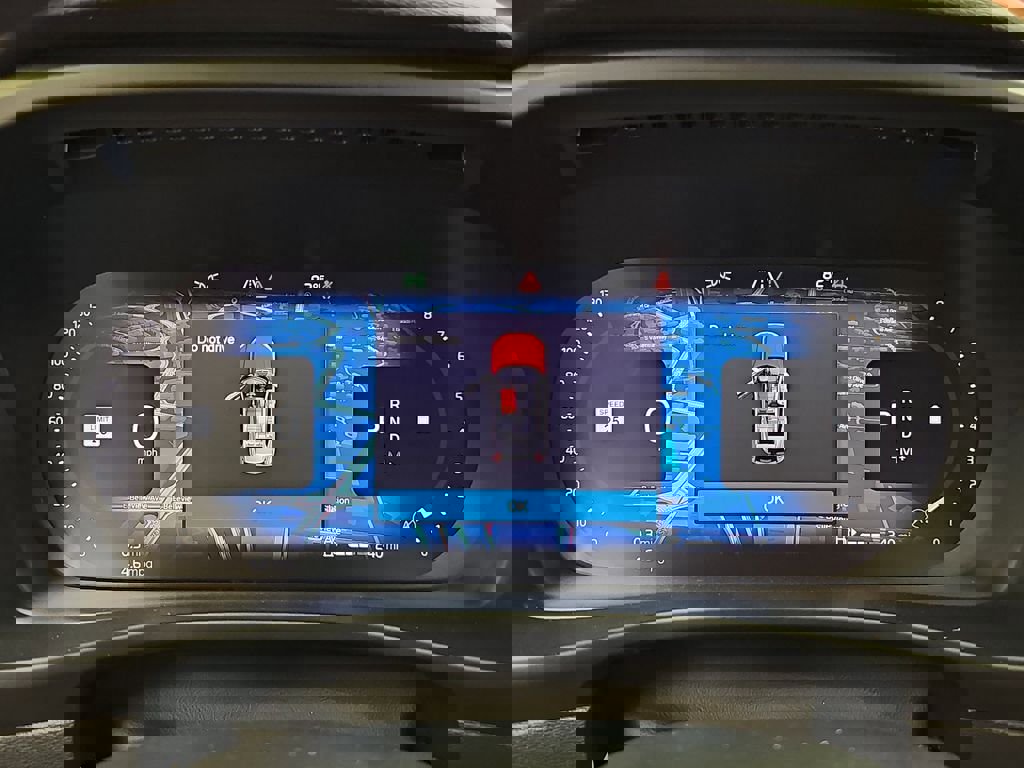 Used 2023 Volvo XC40 B5 Plus w/ Protection Package Premier image 22