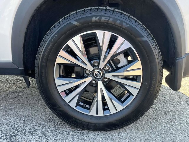 Used 2021 Nissan Rogue SV FWD image 11