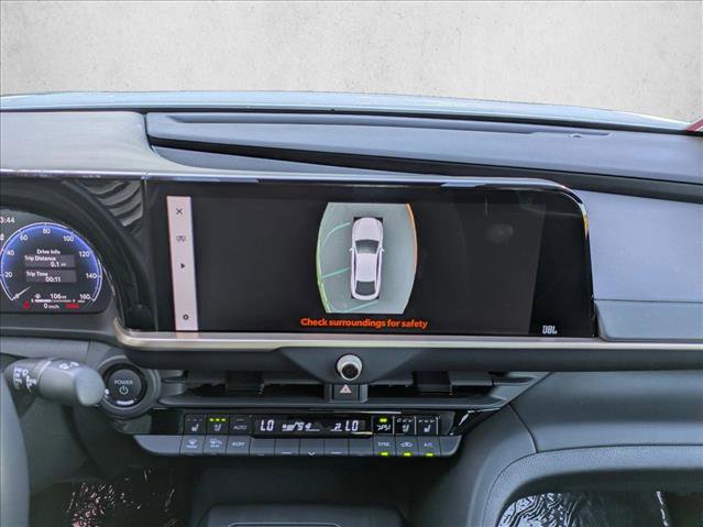 Used 2023 Toyota Crown Platinum image 13