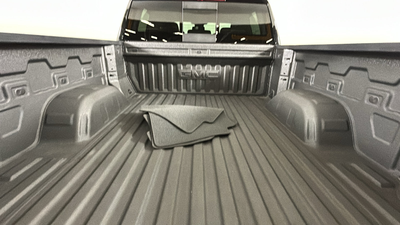 Used 2025 GMC Sierra 1500 Denali AWD/4WD image 34
