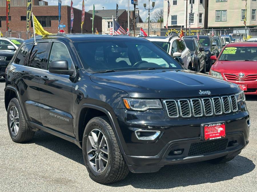Used 2020 Jeep Grand Cherokee Laredo w/ Quick Order Package 2BN North AWD/4WD image 3