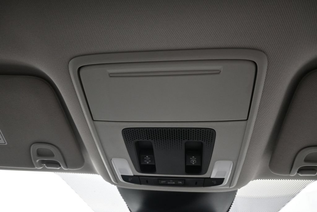 Certified 2024 Honda Pilot Touring image 18
