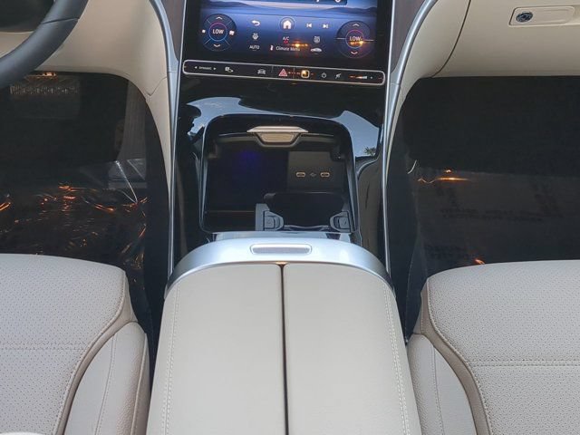 Used 2025 Mercedes-Benz C 300 Sedan image 18