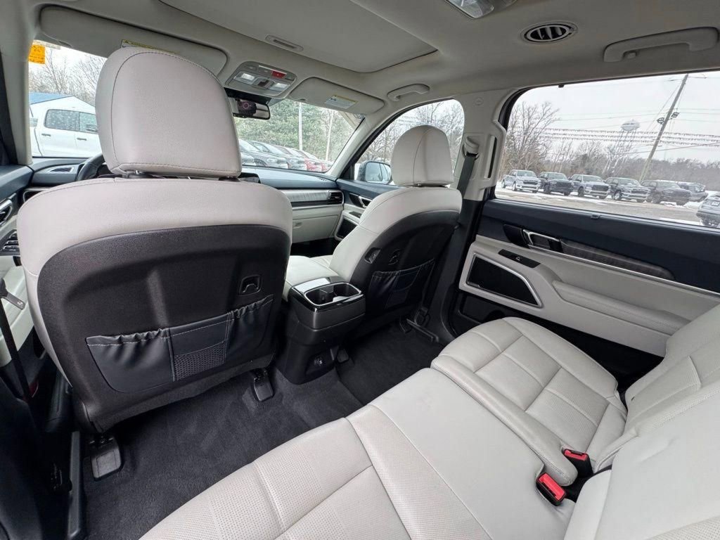Used 2023 Kia Telluride EX FWD image 16