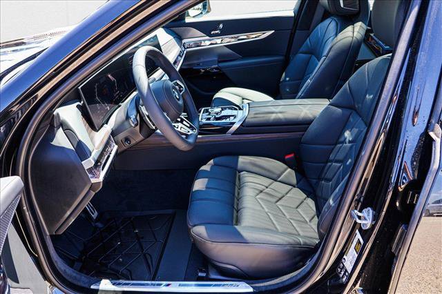 Used 2025 BMW 760i xDrive w/ Executive Package AWD/4WD image 12