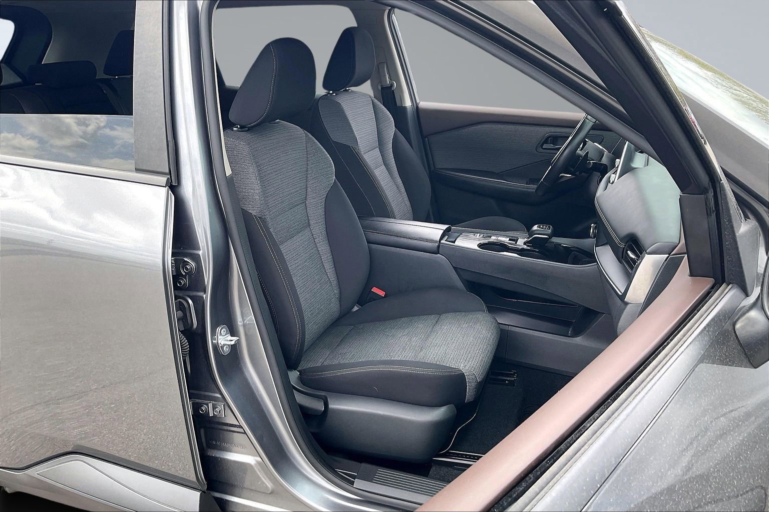 Used 2021 Nissan Rogue S image 7