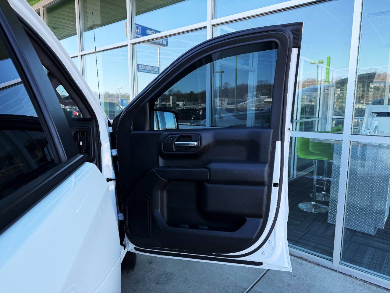 Used 2019 Chevrolet Silverado 1500 Custom Trail Boss AWD/4WD image 37