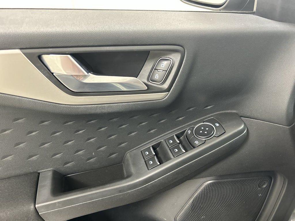 Used 2020 Ford Escape SE AWD/4WD image 11