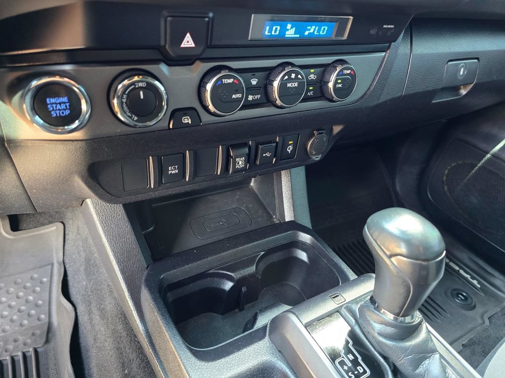 Used 2021 Toyota Tacoma TRD Sport AWD/4WD image 25
