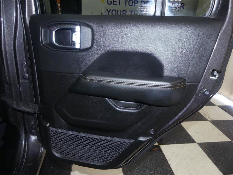 Used 2025 Jeep Wrangler Unlimited Sahara AWD/4WD image 29