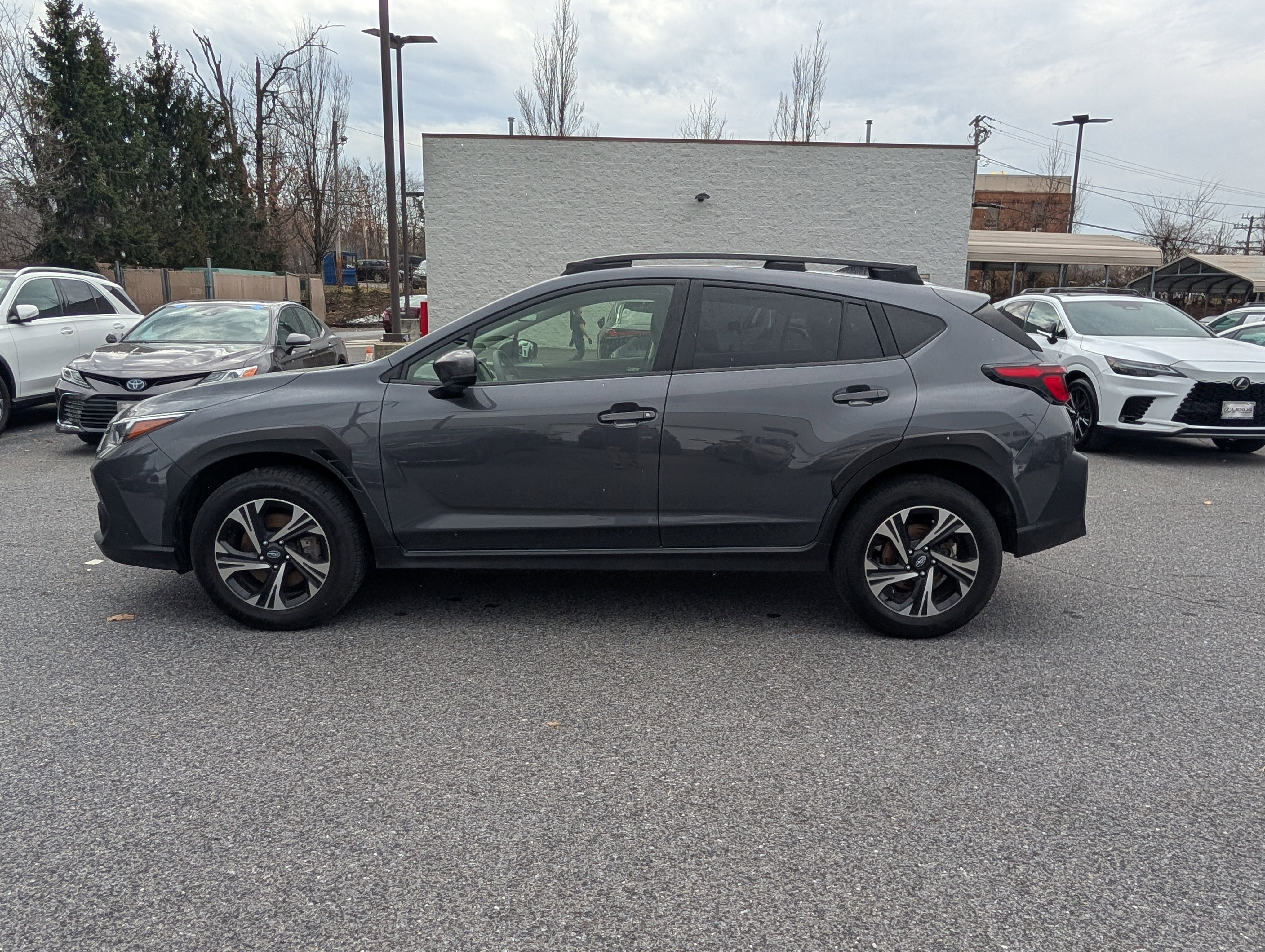 Used 2024 Subaru Crosstrek 2.0i Premium image 6
