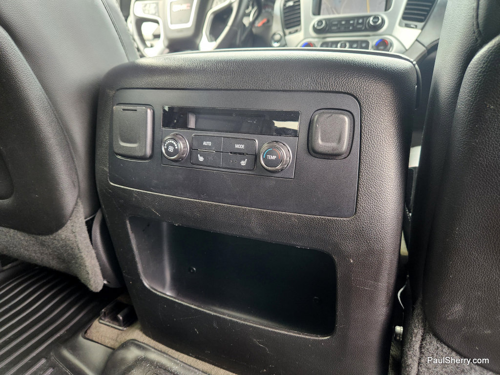 Used 2015 GMC Yukon SLT image 47