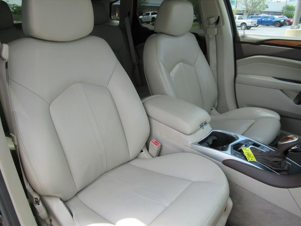 Used 2016 Cadillac SRX Luxury w/ Driver Awareness Package FWD image 9