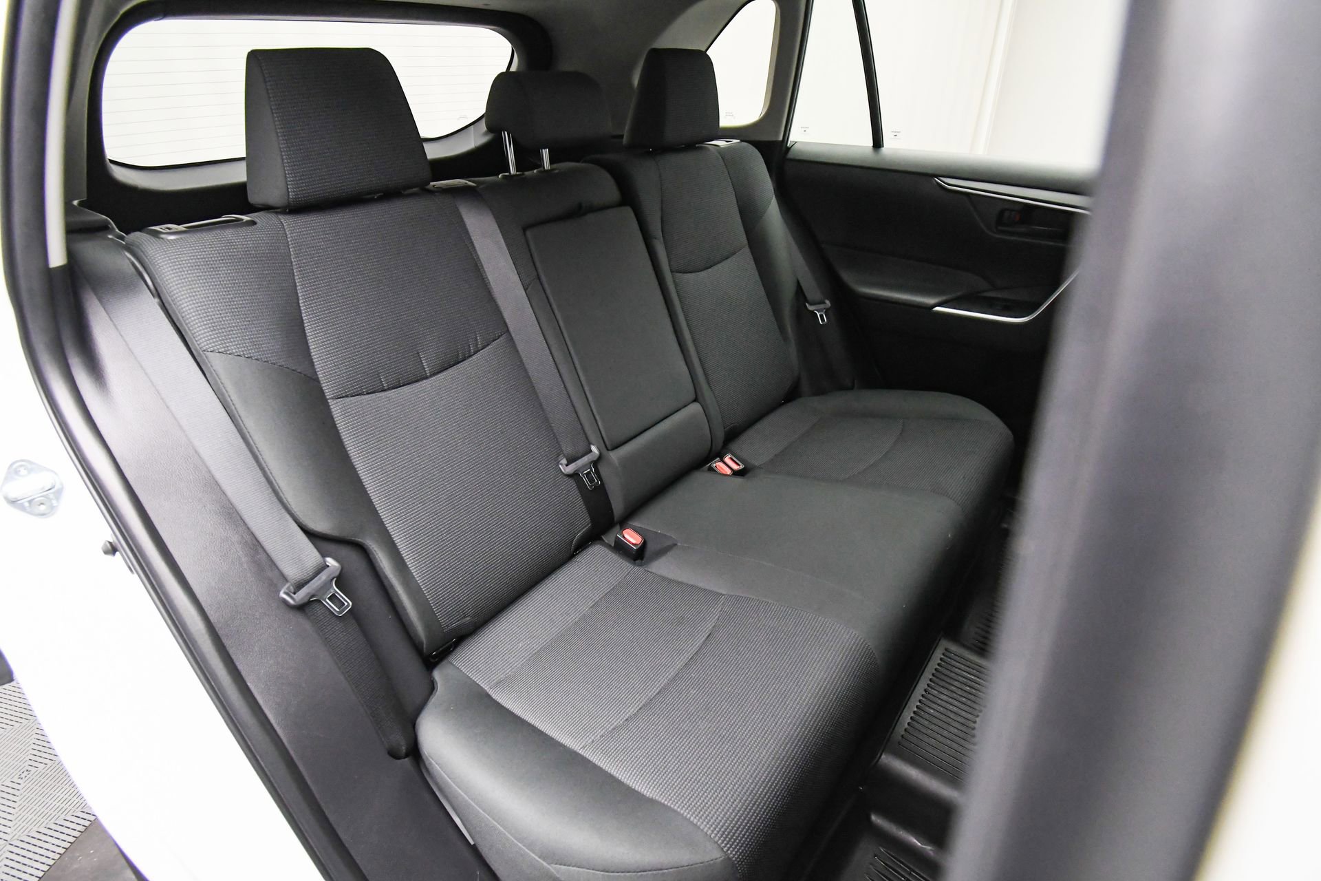 Used 2023 Toyota RAV4 LE AWD/4WD image 45