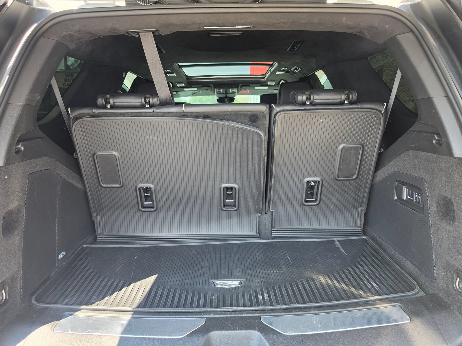 Used 2024 Cadillac Escalade V w/ LPO, ONYX Package AWD/4WD image 8