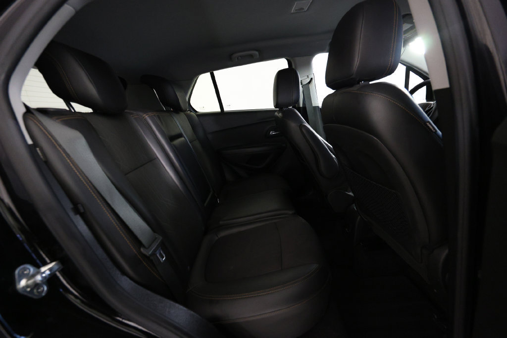 Used 2019 Chevrolet Trax LT w/ LT Convenience Package FWD image 11